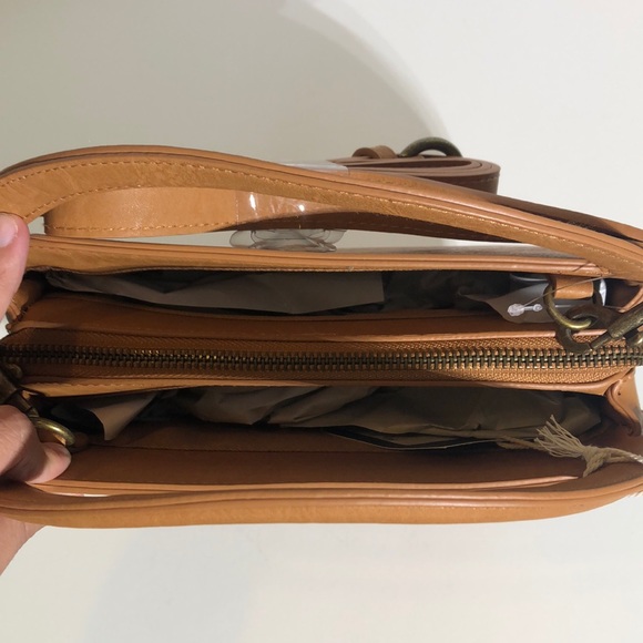 Women’s Woven Circle Crossbody Bag - Picture 3 of 6